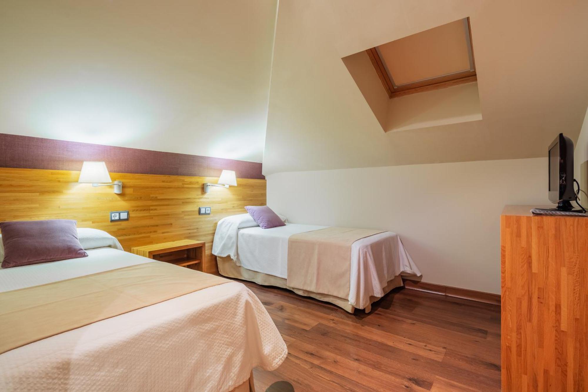 Hotel Don Paco Llanes Zewnętrze zdjęcie