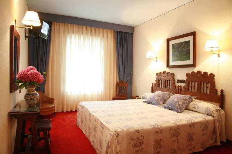 Hotel Don Paco Llanes Zewnętrze zdjęcie